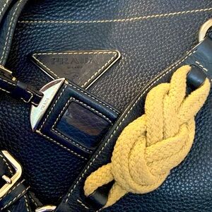 💙BEAUTIFUL PRADA BAG💙